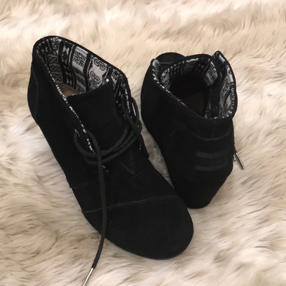 Toms Wedge